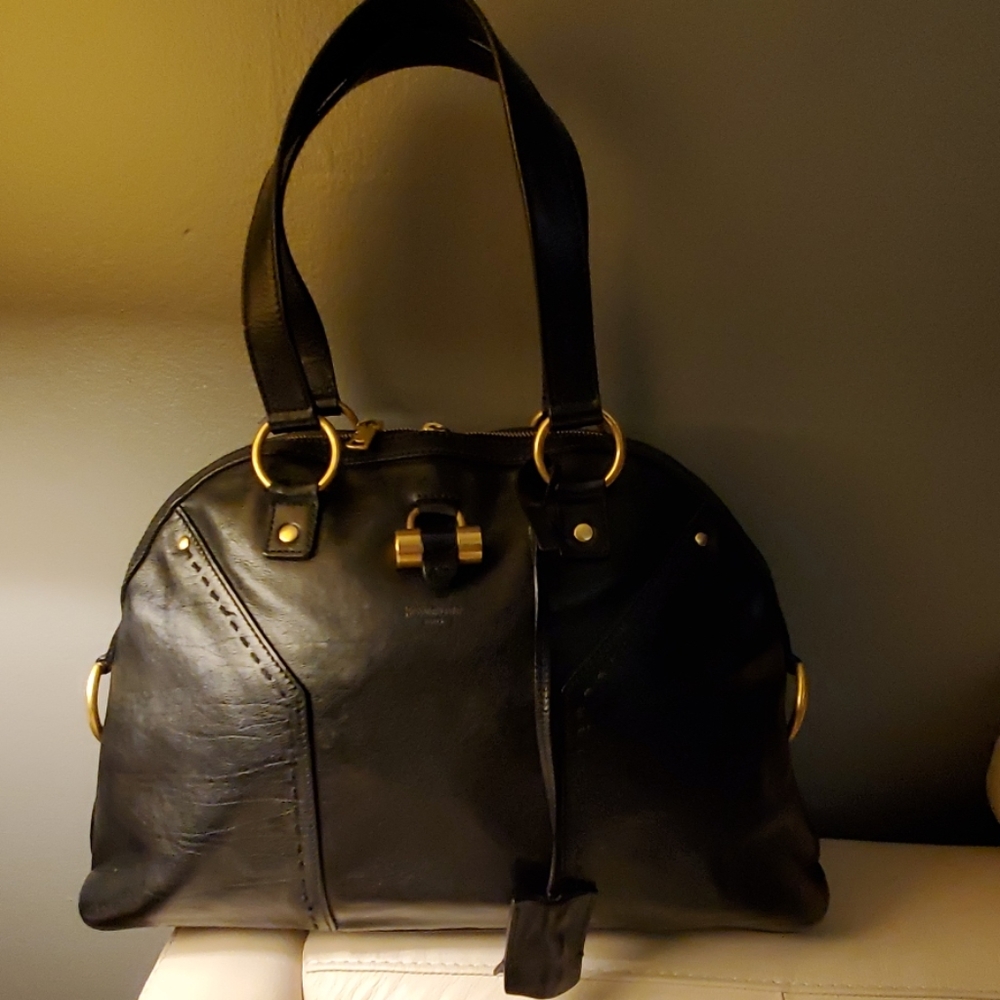Yves Saint Laurent  Muse bag